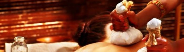 pochon soin herbes âyurvédique massage a Deshaies